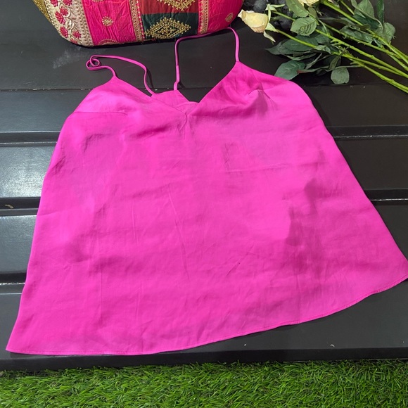 Forever21 Hot Pink Top. - Picture 4 of 11